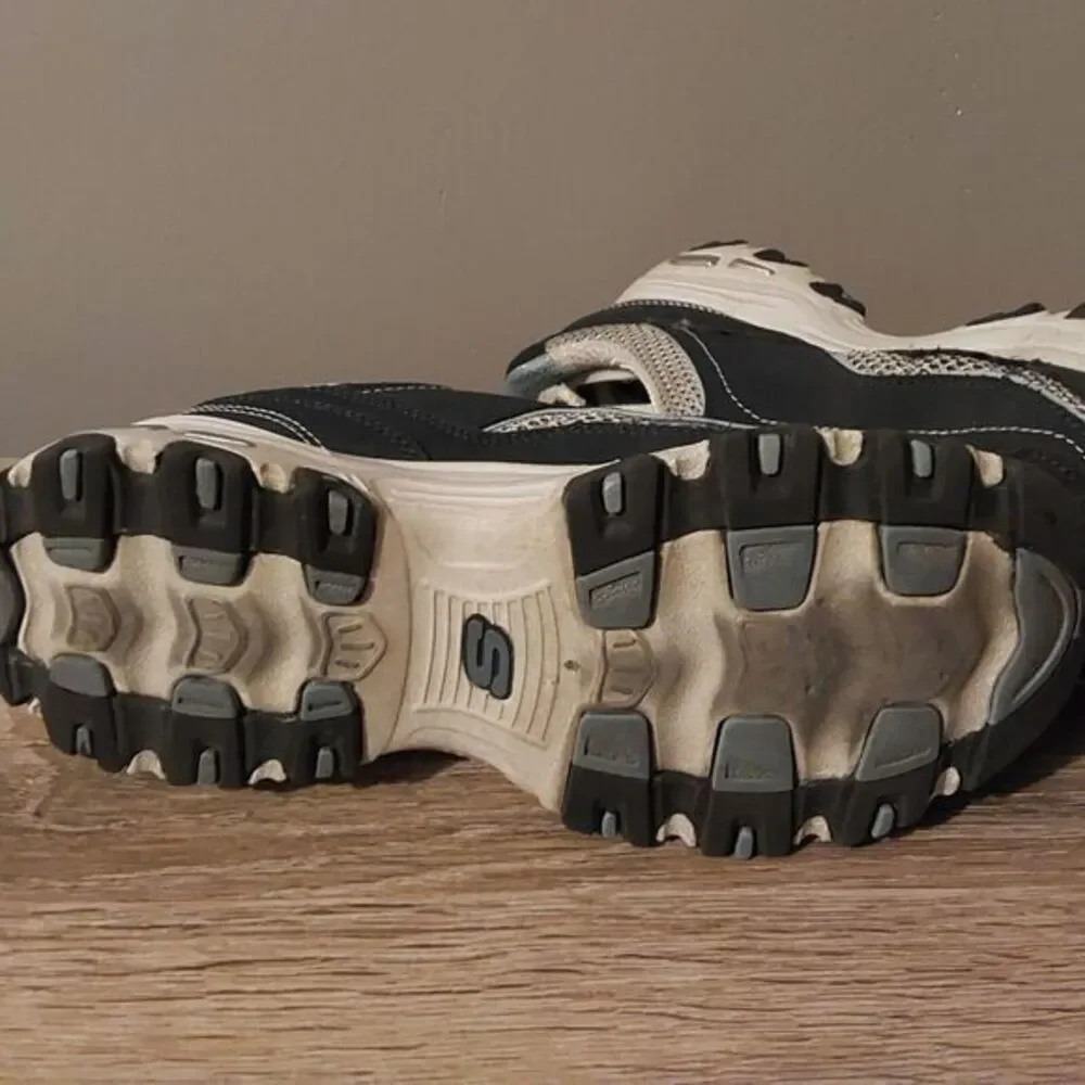 SKECHERS D'LITES WOMENS SZ 5 WALKING RUNNING ATHLETIC SHOES  NAVY‎ & LIGHT BLUE